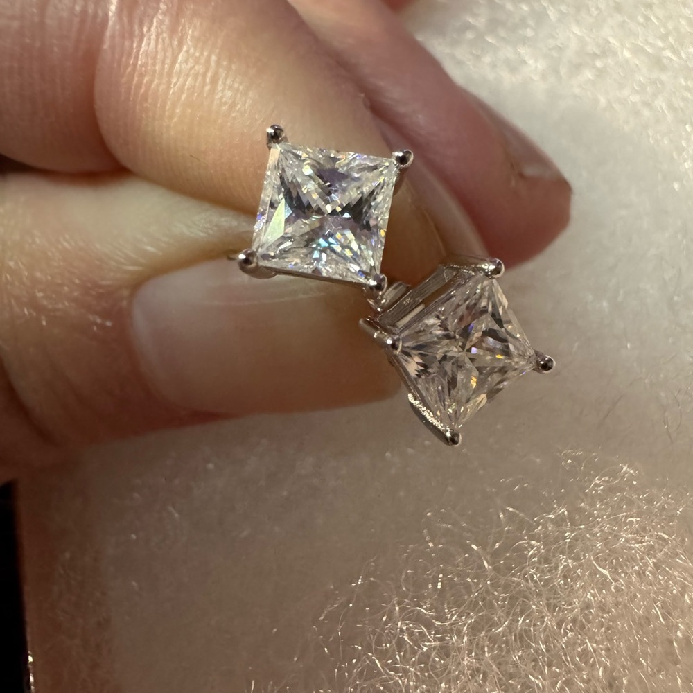 2 carat princess moissanite earrings